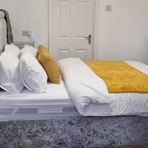 1 Bed Studio Apartment